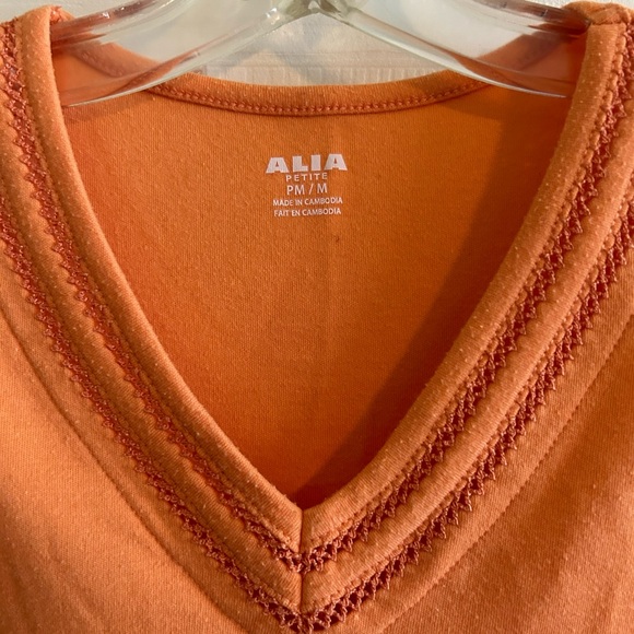 Orange 🍊 v neck tank - Picture 3 of 3